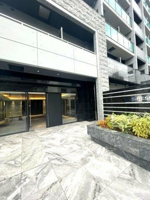 S-RESIDENCEドーム前千代崎の玄関