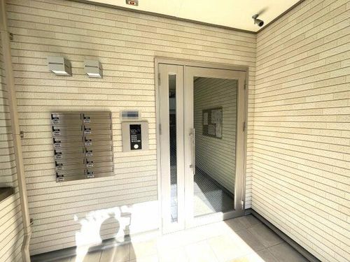 カンツォーネの玄関
