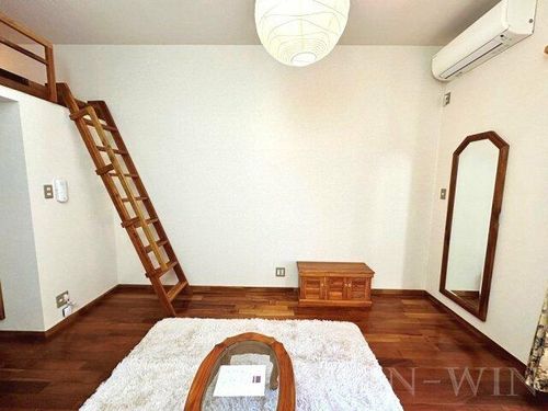 セザンヌ松井の内装