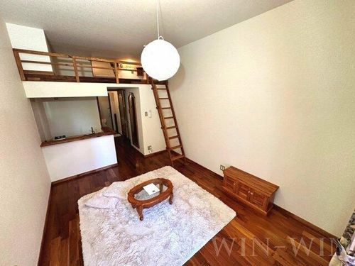 セザンヌ松井の居間