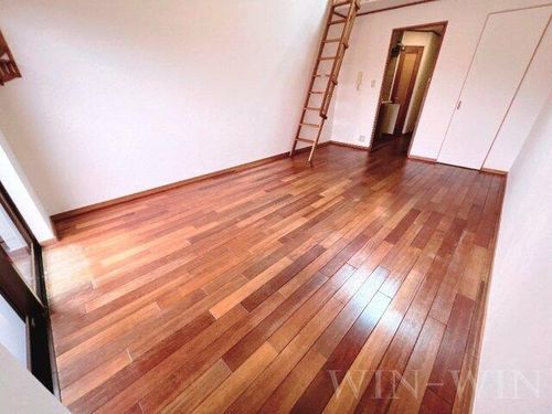 セザンヌ新栄 2の居間