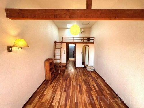 セザンヌ下地の居間