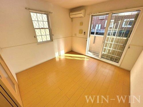 ユトリロ緑ヶ丘 2 Bの居間