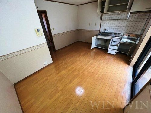 フローレス A1の居間