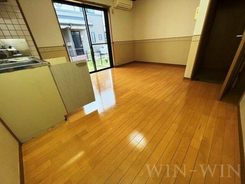 フローレス A1の居間