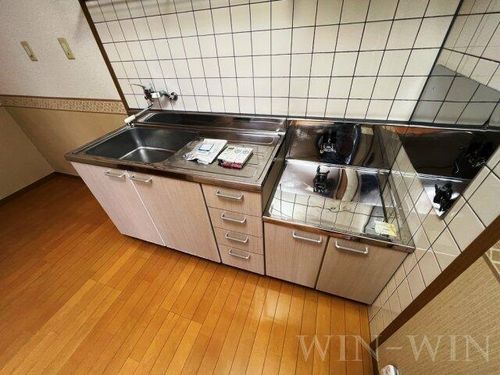 フローレス A1のキッチン