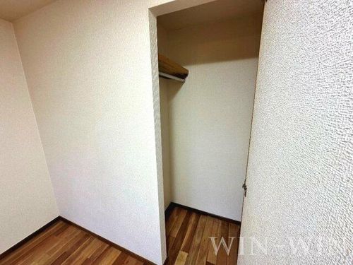 ユトリロ東幸の内装