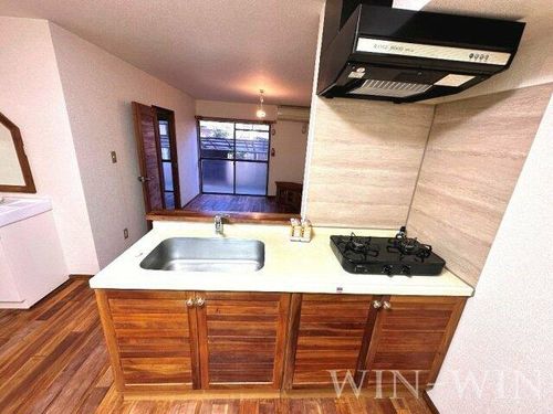 ユトリロ東幸のキッチン