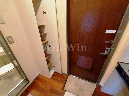 ユトリロ宮下町の玄関