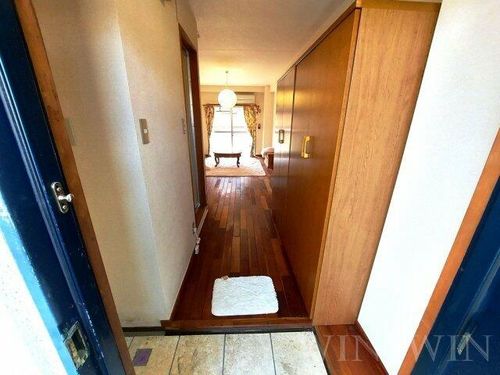 ユトリロつつじが丘の玄関