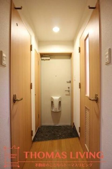 コスモス浅川学園台の玄関