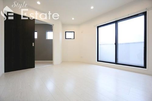 Cherim Luce 新瑞橋203の居間