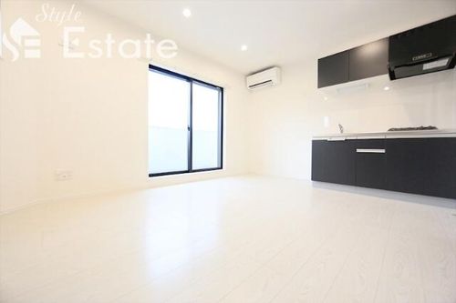 Cherim Luce 新瑞橋203の居間