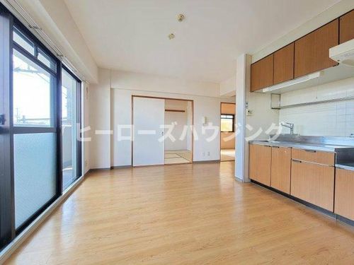 大阪府豊中市長興寺北2丁目(マンション)の賃貸物件401の居間