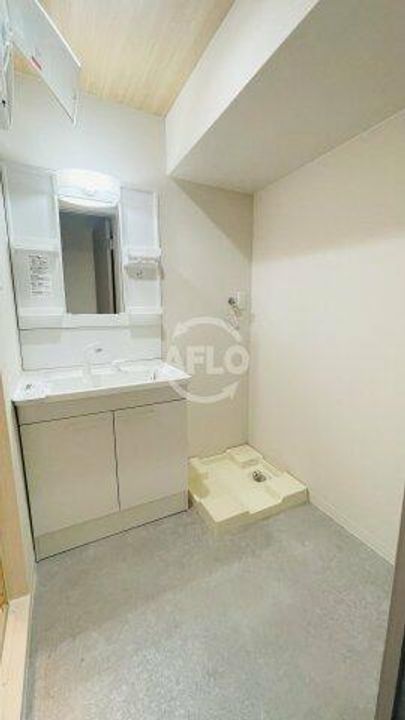 ウエストビルの内装