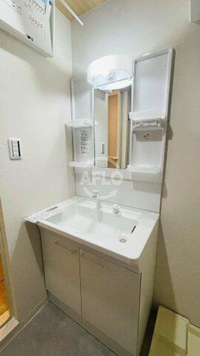 ウエストビルの内装