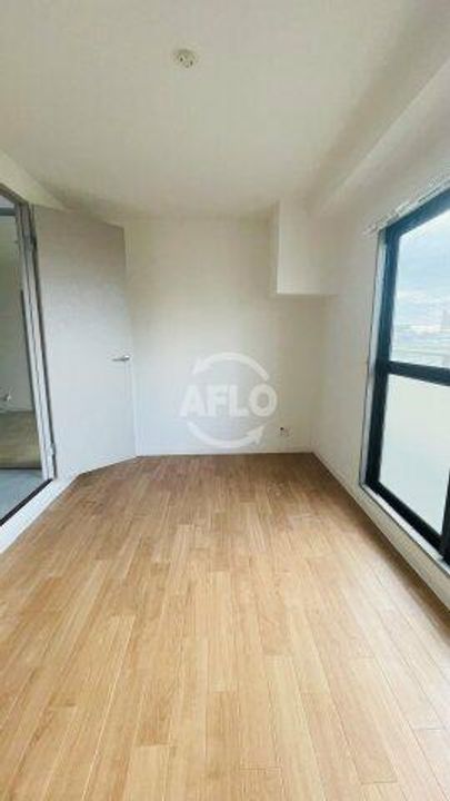 ウエストビルの内装