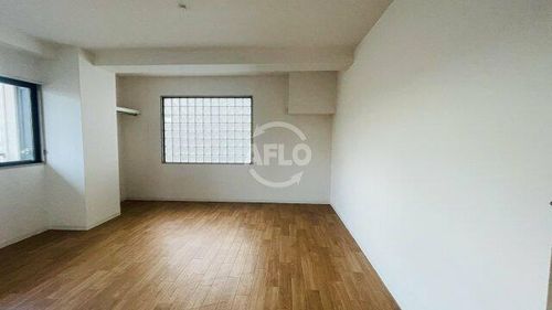 ウエストビルの内装