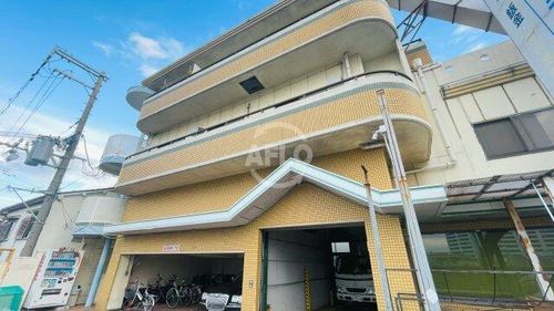 ウエストビルの外観