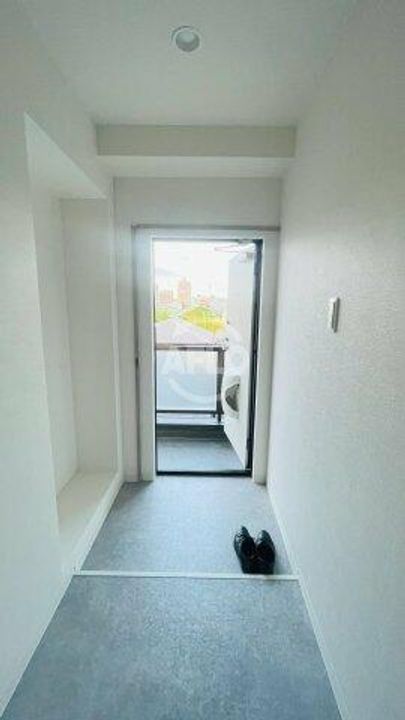 ウエストビルの玄関