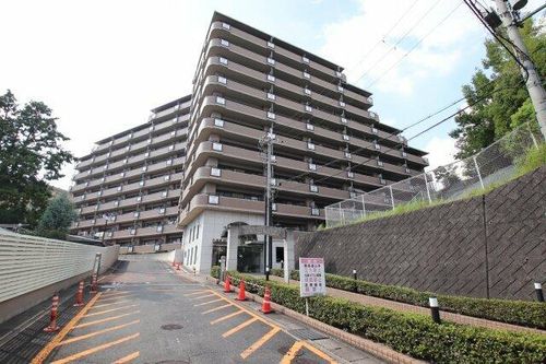 アンビエント金剛東の外観