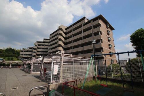 アンビエント金剛東の外観