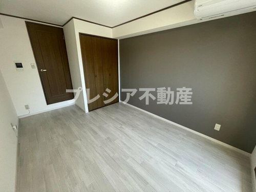 フローラ甲子園口の居間