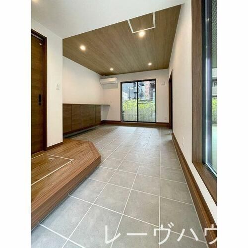 福岡県福岡市早良区室見5丁目(タウンハウス)の賃貸物件の玄関