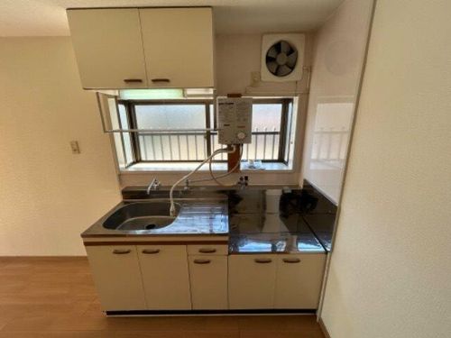 福岡県北九州市小倉南区上貫1丁目(アパート)の賃貸物件のキッチン