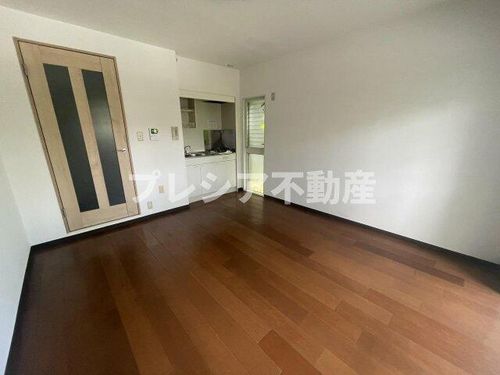 ベル甲子園口IIIの居間