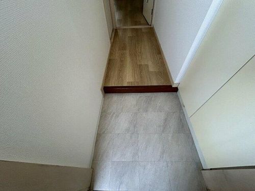 グランメゾン金城の玄関