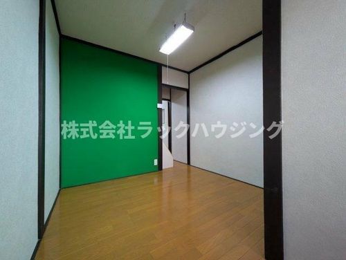 大阪府寝屋川市田井西町(テラスハウス)の賃貸物件の居間