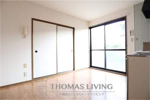 プレミール高須102の居間