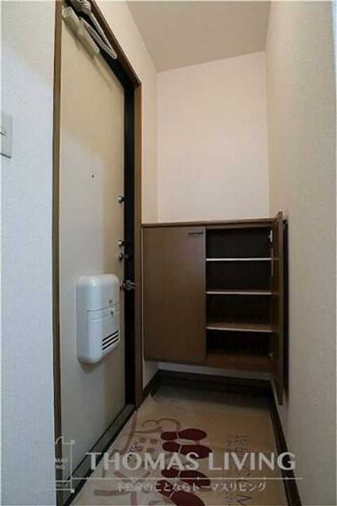 プレミール高須102の玄関