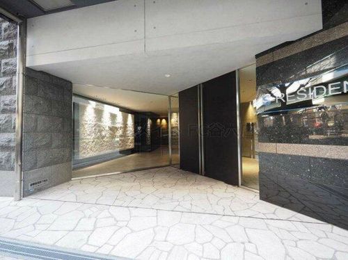 S-RESIDENCE緑橋駅前の玄関