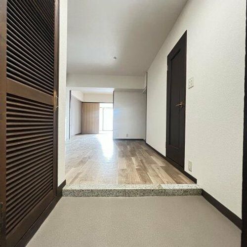 ライオンズマンションちくさの玄関