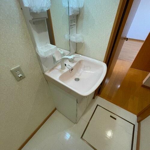 マリオーネ102の内装