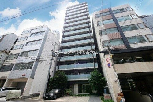コンフォリア心斎橋EASTの外観