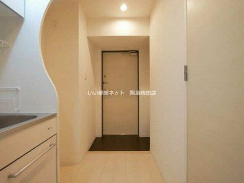 APRILE南森町の玄関