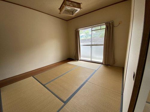 メゾン梅ヶ谷201の居間