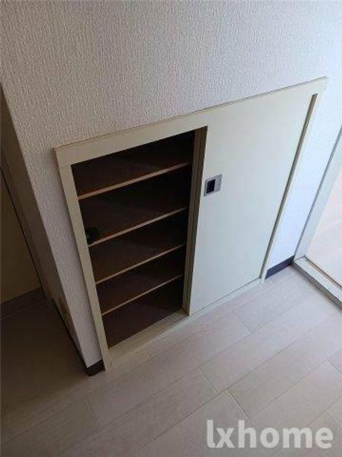 メゾンホワイトの玄関