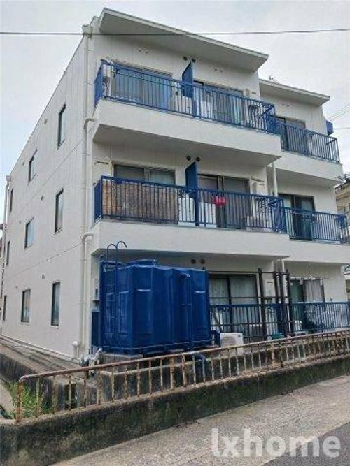 メゾンホワイトの玄関