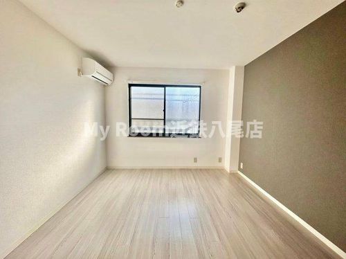 バッハレジデンス長瀬210の居間