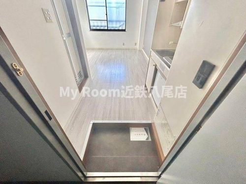 バッハレジデンス長瀬210の玄関