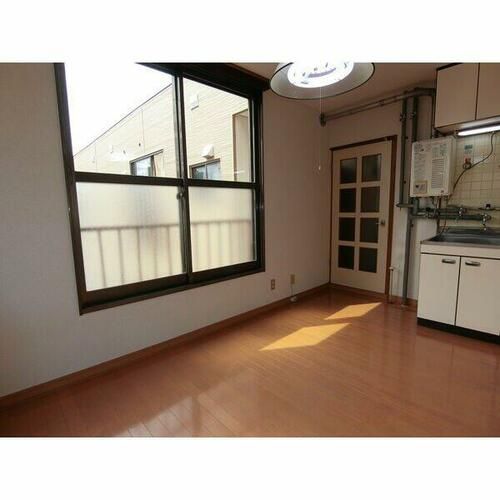 コーポ鶴207の居間