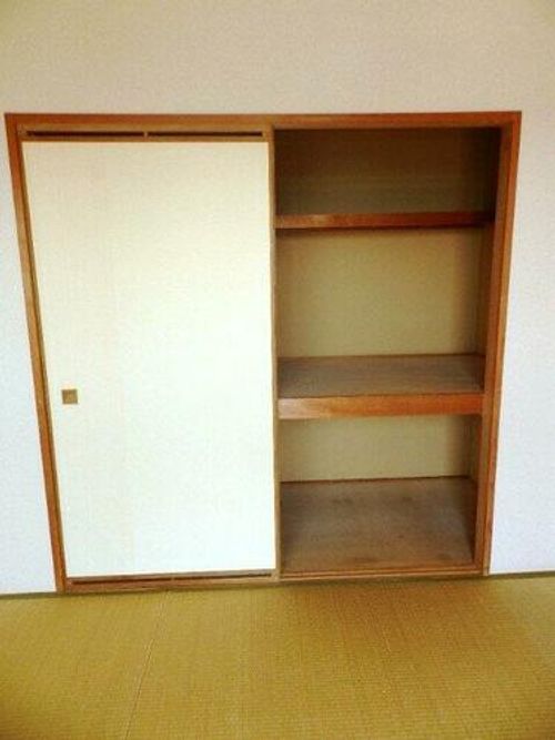 秀壱番館402の内装