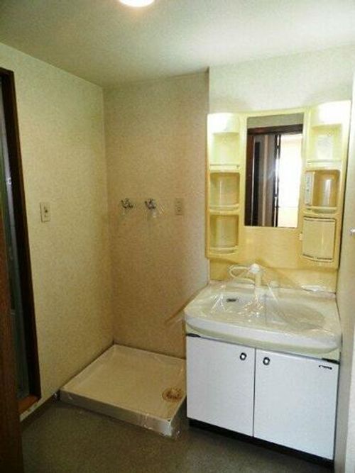 秀壱番館402の内装