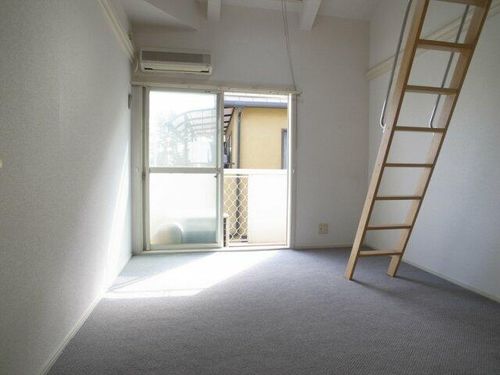 メゾンビーチ204の居間