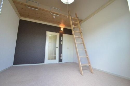 メゾン・ド・KY西飾磨205の居間