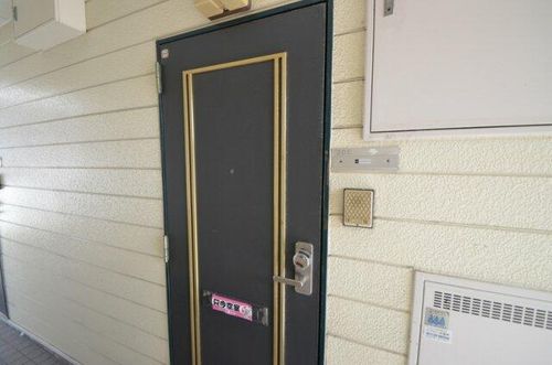 メゾン・ド・KY西飾磨205の玄関